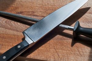 Professionele messenset met ergonomische handgrepen voor efficiënt en veilig snijden in de keuken